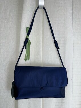 Vera Bradley RFID Andover Peacoat Navy Ultralight Water Repellent Crossbody Bag